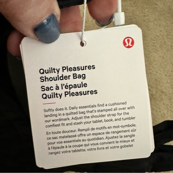 Lululemon Guilty Pleasures Shoulder Bag 14L in Black NWT - Picture 13 of 16